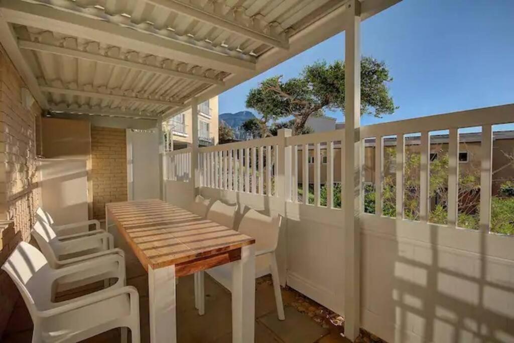 Camps Bay Studio With Private Patio ケープタウン エクステリア 写真